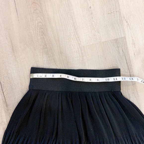 Zara Pleated Skirt - Picture 3 of 4